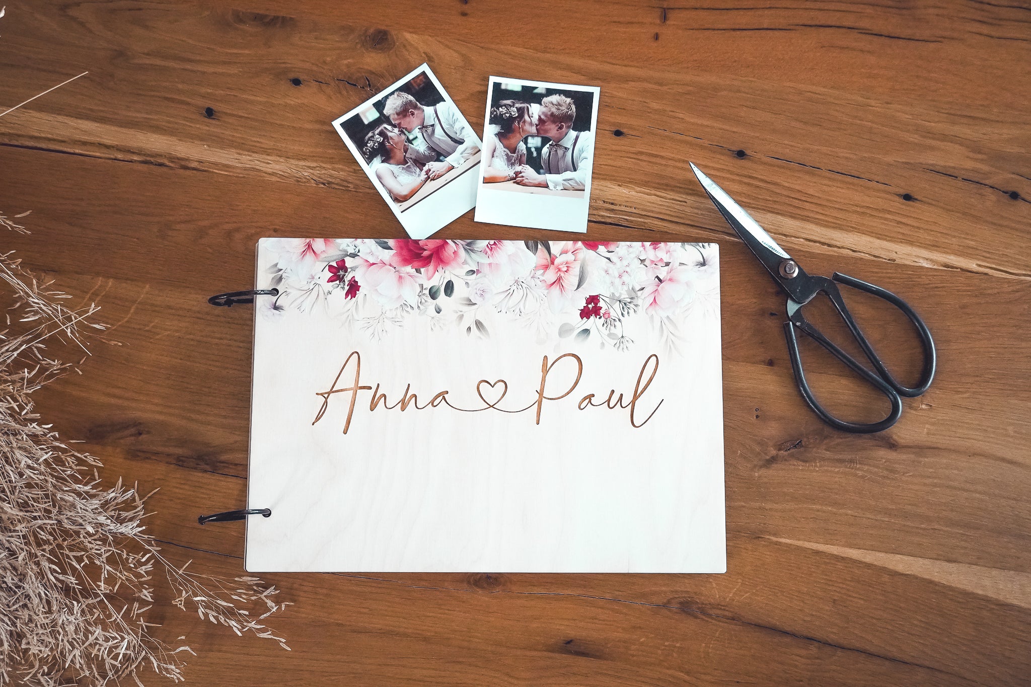 Personalisiertes Gästebuch aus Holz zur Hochzeit mit bunte Druck red Rose