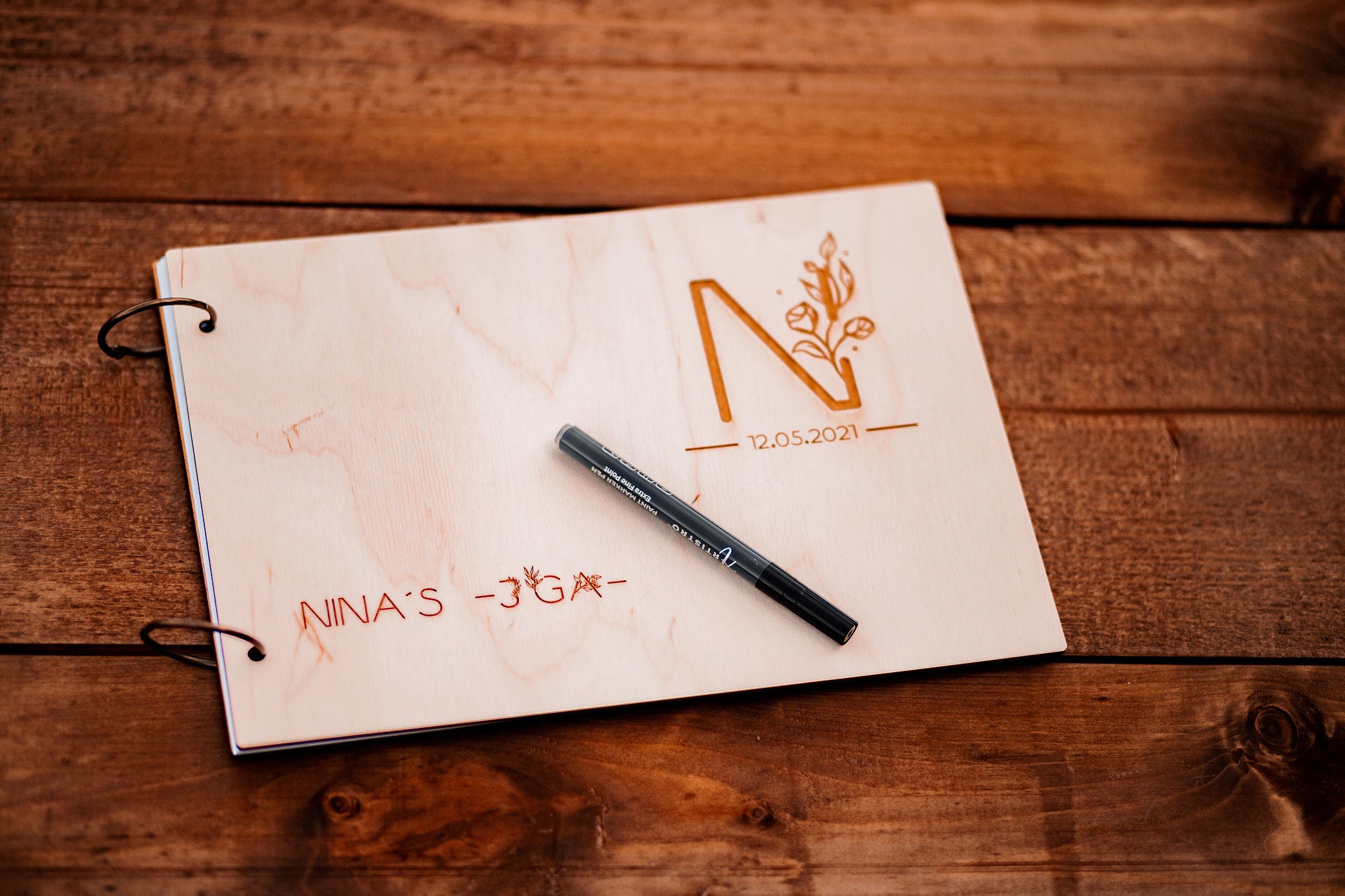 Individuelles Junggesellenabschied Erinnerungsbuch Fotobuch Elefantenholz - Flower Graviert- Holz & Acrylglas für euren JGA