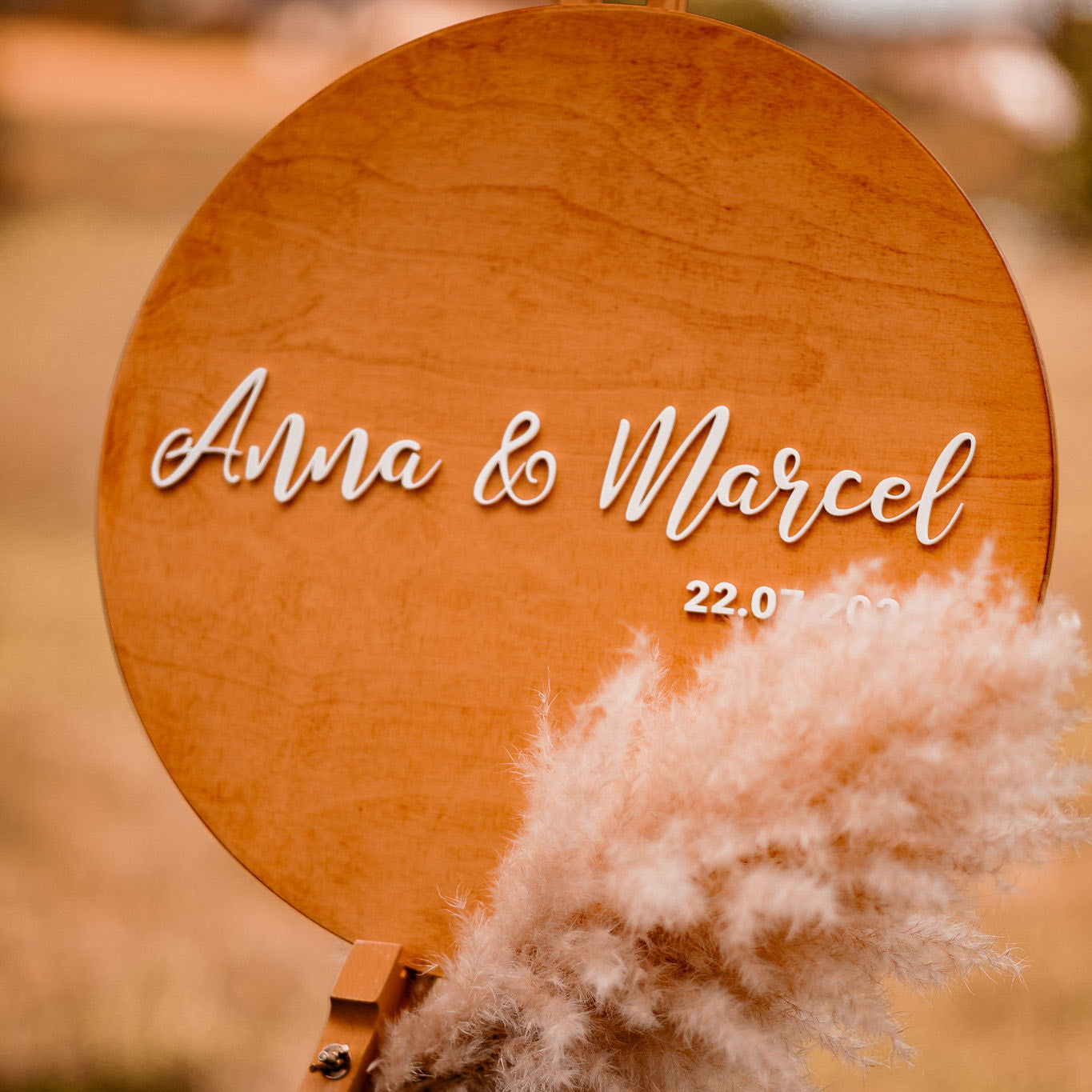Alternatives Gästebuch aus Holz und Acryl für eure Hochzeit. Auch als Willkommensschild einsetzbar