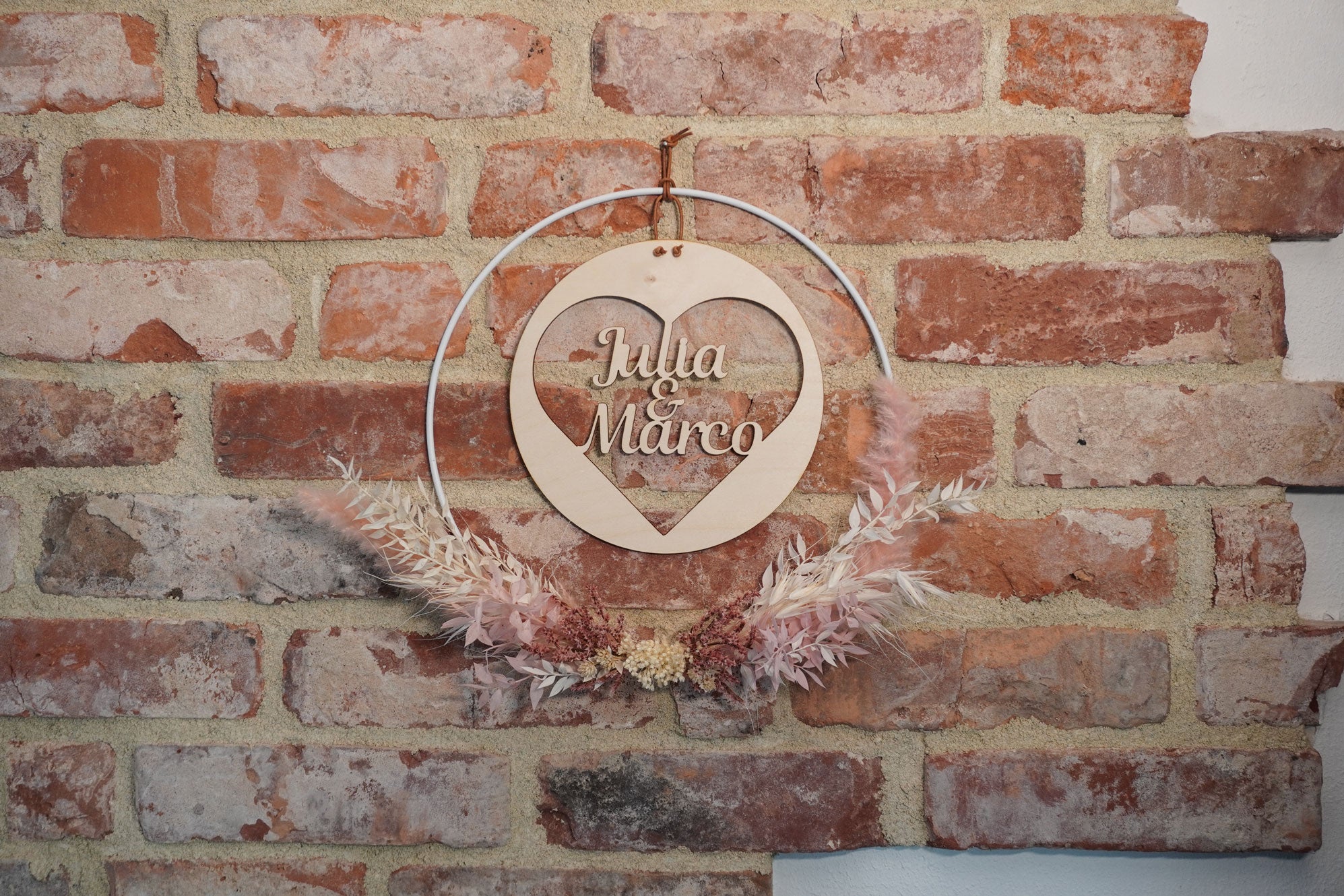 Trockenblumenring Vie en rose mit Holzschild