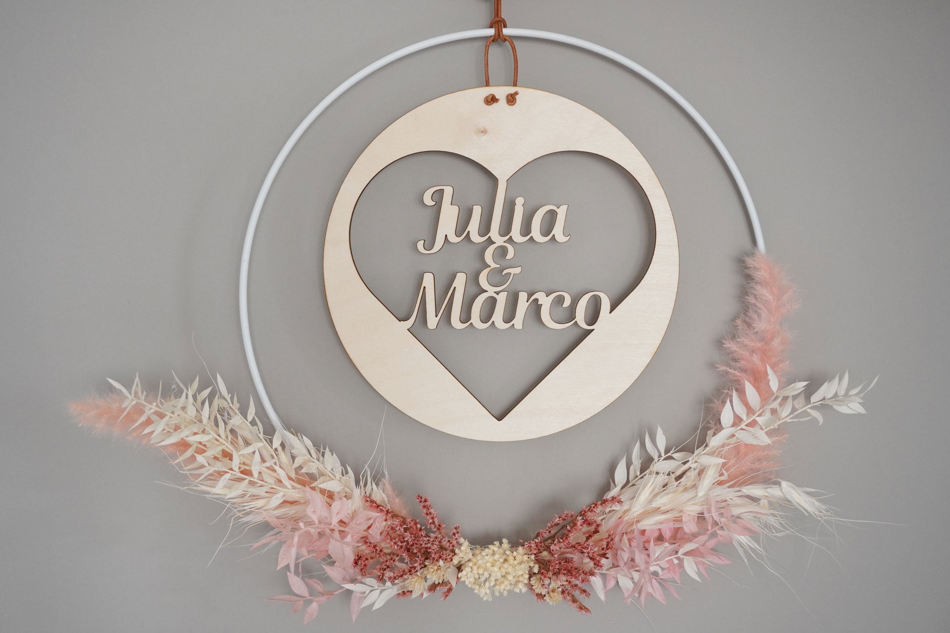 Trockenblumenring Vie en rose mit Holzschild