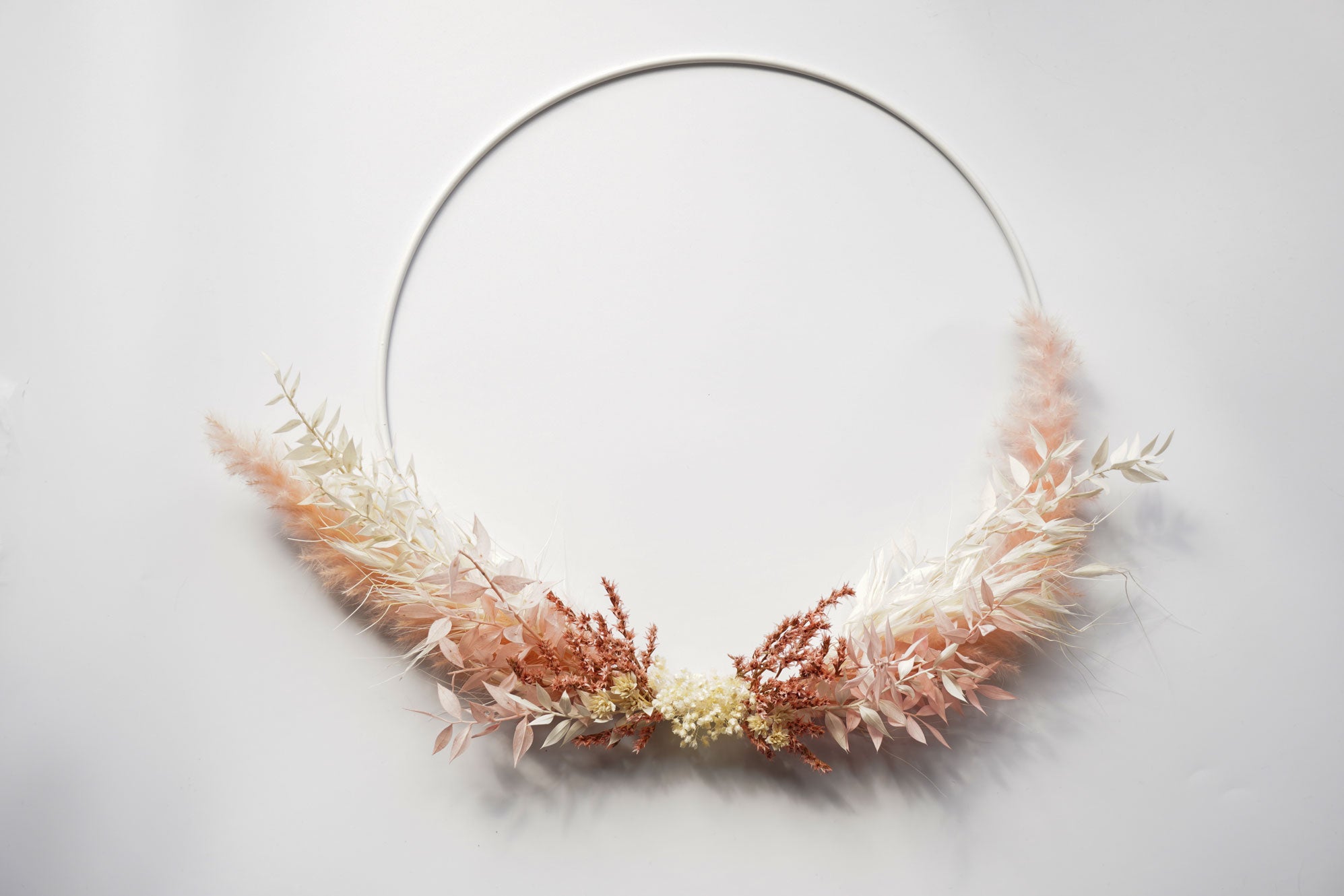 Trockenblumenring Vie en rose mit Holzschild