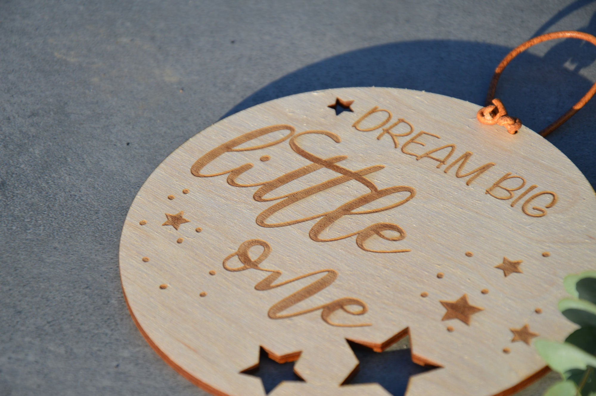 Holzschild "DREAM BIG little one" Kinderzimmer Babyzimmer