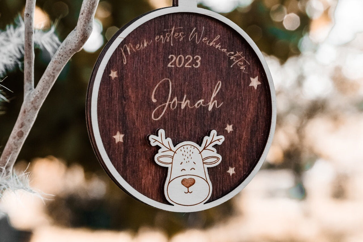 Personalisierte Weihnachtskugel mit Name & Datum – Mein erstes Weihnachten – Bambi oder Elch – Christbaumschmuck