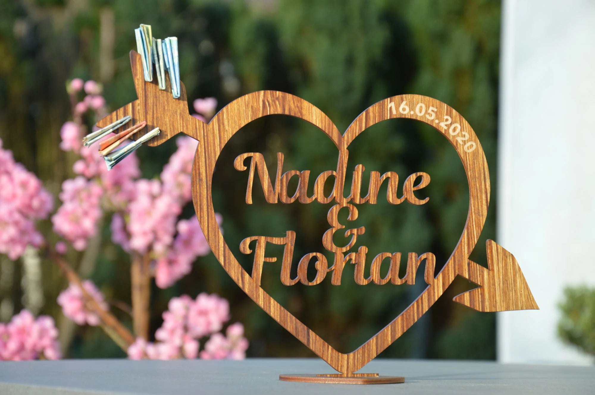 Herz - individuelles Geldgeschenk aus Holz zur Hochzeit