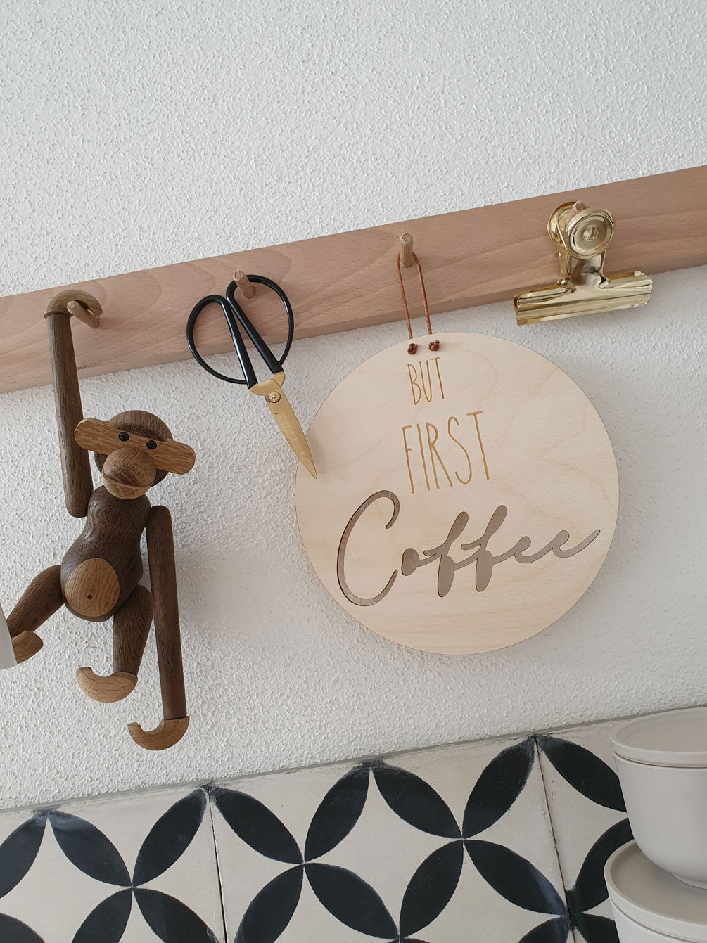 Holzschild "BUT FIRST Coffee"