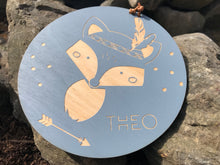 Laden Sie das Bild in den Galerie-Viewer, Holzschild Kindermotive mit Name